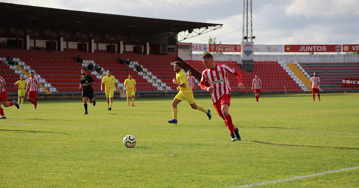 Vila das Aves, 10/30/2018 - The Clube Desportivo das Aves received Sporting  Clube de Portugal this afternoon at the EstÃ¡dio do Clube Desportivo das  Aves, in a game to count for the