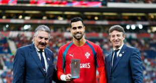 Diogo Costa homenageado no Dragão pelas 50 internacionalizações